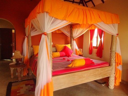 Hill Park Hotel - Tiwi Beach 외부 사진