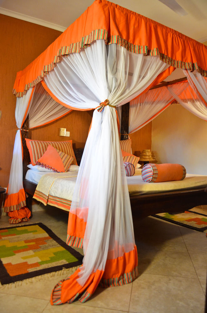 Hill Park Hotel - Tiwi Beach 외부 사진