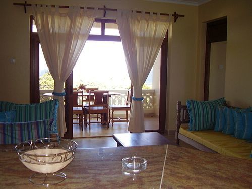 Hill Park Hotel - Tiwi Beach 외부 사진