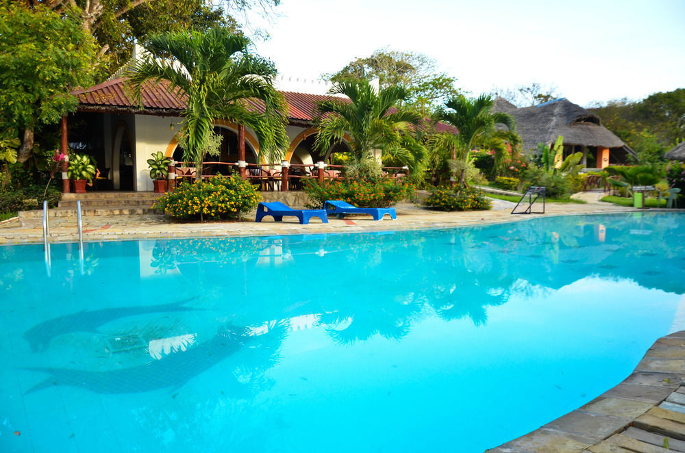 Hill Park Hotel - Tiwi Beach 외부 사진